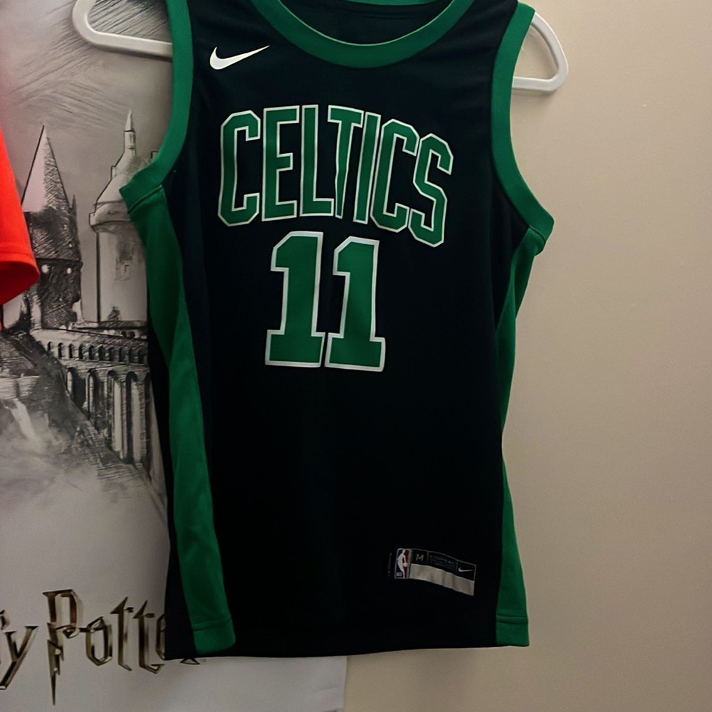 worn twice, very good condition, dont need it